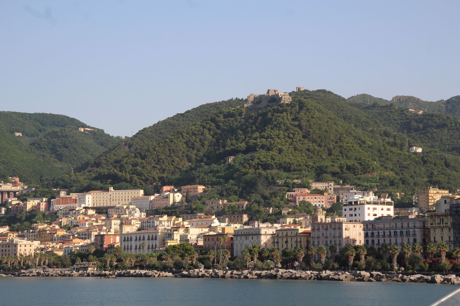 Salerno: cosa vedere tra Duomo, Lungomare e Giardino della Minerva