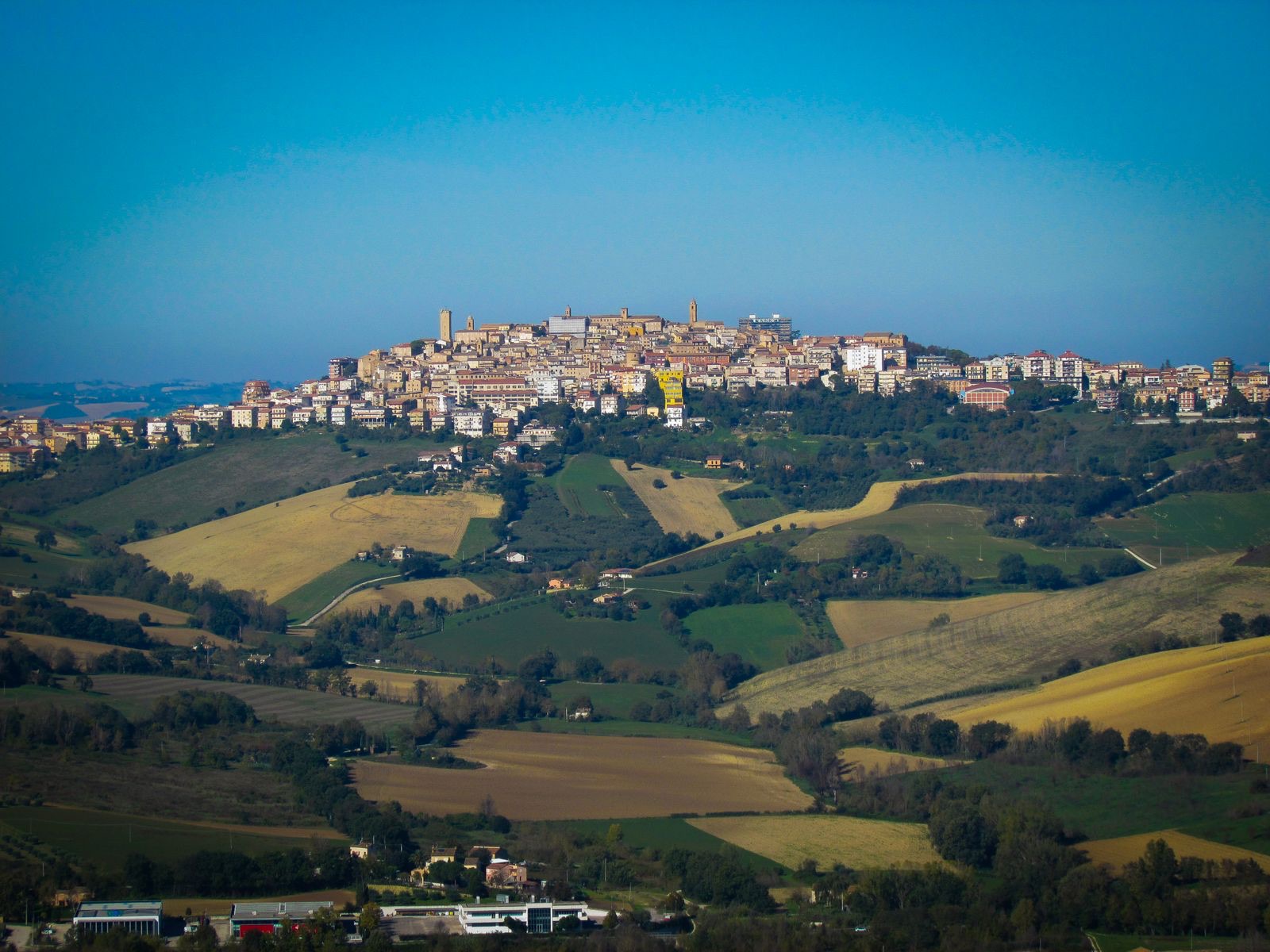 Trentinara: la terrazza del Cilento tra volo dell'angelo e piazzetta del bacio